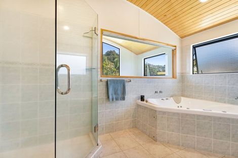 Photo of property in 221 Paku Drive, Tairua, 3508