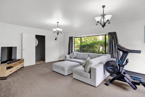 Photo of property in 3 Beech Place, Hawera, 4610