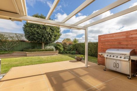 Photo of property in 10 Harrys Way, Redwood, Christchurch, 8051