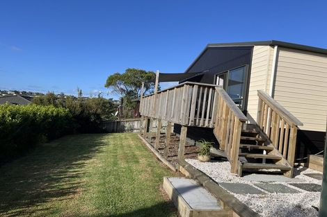 Photo of property in 46 Surf Road, Stanmore Bay, Whangaparaoa, 0932