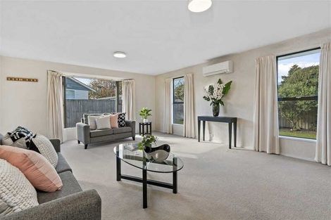 Photo of property in 2/120b Roydvale Avenue, Burnside, Christchurch, 8053