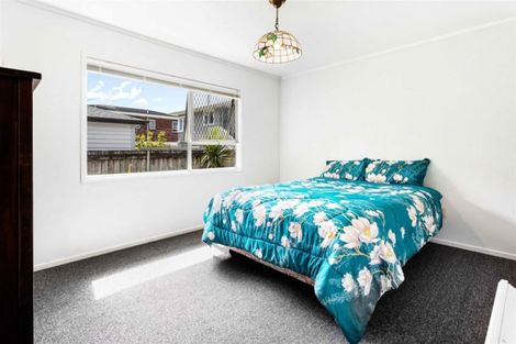 Photo of property in 2/322 Royal Road, Massey, Auckland, 0614