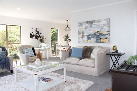 Photo of property in 70 Hutchinsons Road, Bucklands Beach, Auckland, 2014