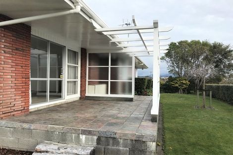 Photo of property in 9 Montana Place, Merrilands, New Plymouth, 4312