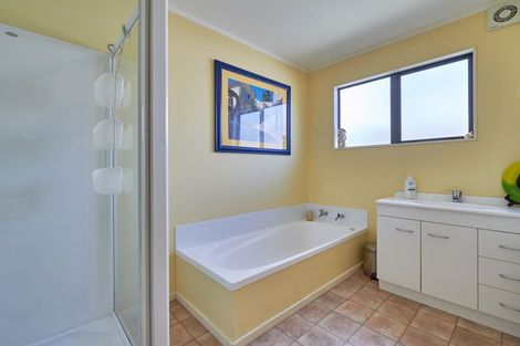 Photo of property in 68 Clifton Terrace, Fitzherbert, Palmerston North, 4410