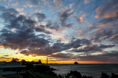 Photo of property in 1 Kawaroa Lane, New Plymouth, 4310