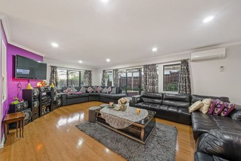 Photo of property in 39 Ribbonwood Crescent, Goodwood Heights, Auckland, 2105