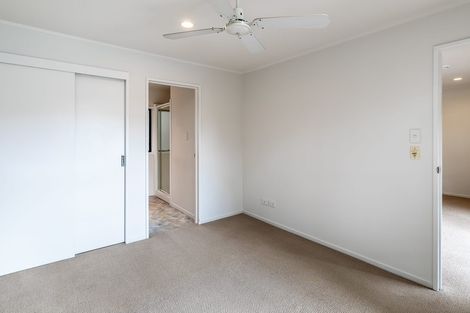 Photo of property in 20 Portsea Place, Chatswood, Auckland, 0626