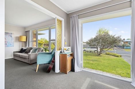 Photo of property in 99 Mount View Road, Melville, Hamilton, 3206