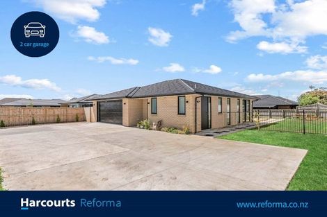 Photo of property in 21 Dumas Place, Rosehill, Papakura, 2113