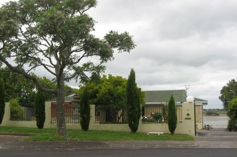 Photo of property in 19 Reynard Terrace, Conifer Grove, Takanini, 2112