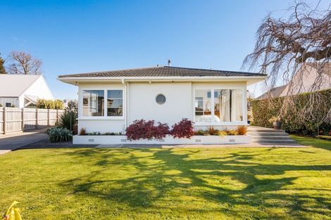 Photo of property in 30 Lincoln Terrace, Hokowhitu, Palmerston North, 4410
