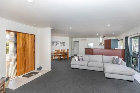 Photo of property in 132 Rototuna Road, Rototuna, Hamilton, 3210