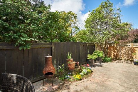 Photo of property in 68 Clifton Terrace, Fitzherbert, Palmerston North, 4410