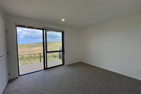 Photo of property in 3/23 Makomako Drive, Orewa, 0931