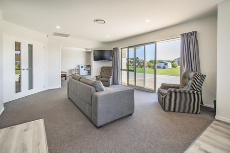 Photo of property in 25 Landsborough Drive, Darfield, 7571