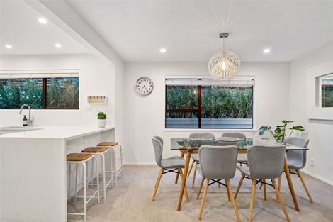 Photo of property in 1/16 Manutara Avenue, Forrest Hill, Auckland, 0620