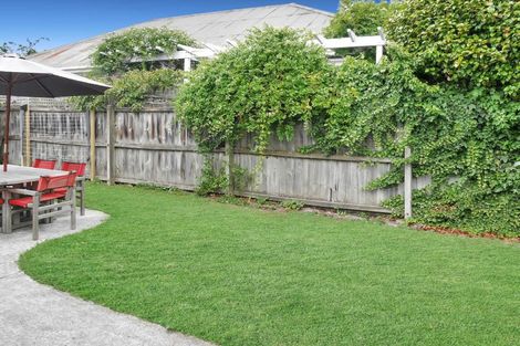 Photo of property in 1/76 Saint Martins Road, Saint Martins, Christchurch, 8022