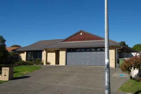 Photo of property in 17 Ravensdale Rise, Northpark, Auckland, 2013