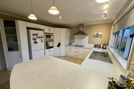 Photo of property in 10 Gibbston Close, Huntington, Hamilton, 3210