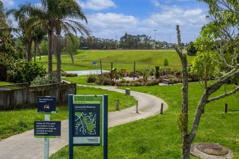 Photo of property in 46 Goldfinch Rise, Unsworth Heights, Auckland, 0632