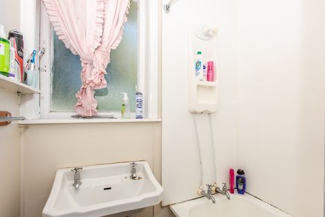 Photo of property in 24 Glasgow Crescent, Kaiti, Gisborne, 4010