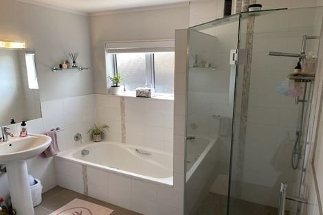 Photo of property in 32 Harrowfield Drive, Harrowfield, Hamilton, 3210