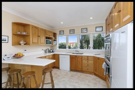 Photo of property in 11 Cockayne Road, Khandallah, Wellington, 6035