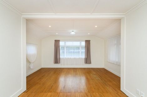 Photo of property in 25 Hunia Street, Marton, 4710