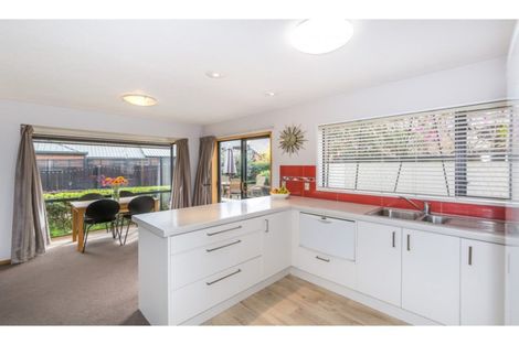 Photo of property in 2/8 Herbs Place, Cashmere, Christchurch, 8022