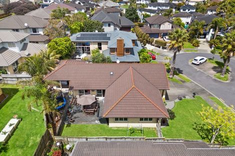 Photo of property in 16 Fernloche Place, Flat Bush, Auckland, 2016