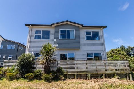 Photo of property in 1/20 Glanmire Road, Newlands, Wellington, 6037