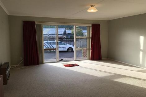 Photo of property in 2a Tawa Street, Inglewood, 4330
