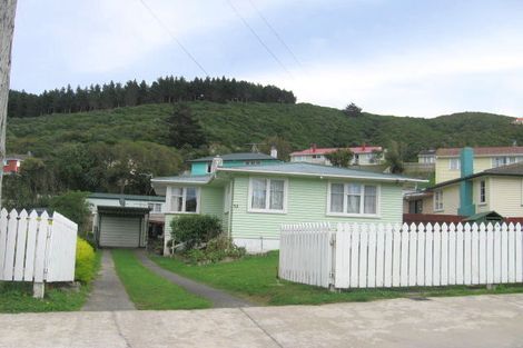 Photo of property in 53 Victory Crescent, Tawa, Wellington, 5028