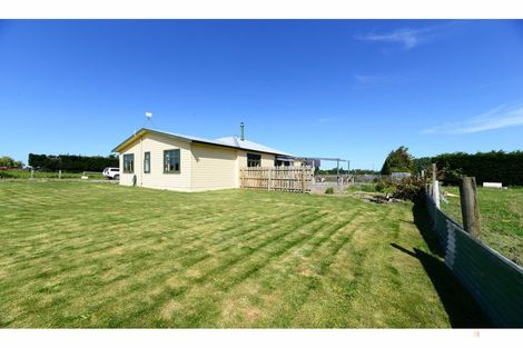 Photo of property in 19 Mount John Road, Waimate, 7977