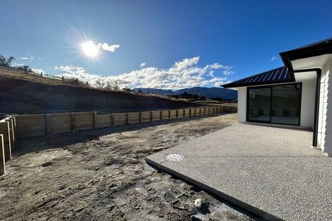 Photo of property in 37 Tomtit Crescent, Lake Hawea, 9382