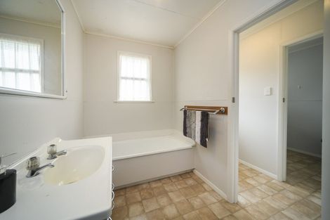 Photo of property in 87 College Street, Awapuni, Palmerston North, 4412