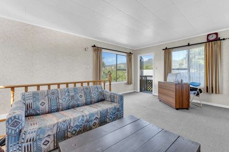 Photo of property in 27 Donnelly Street, Oakura, 4314