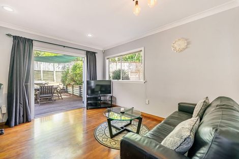 Photo of property in 77 Sunbrae Drive, Silverstream, Upper Hutt, 5019