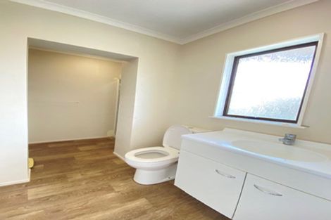 Photo of property in 6 Riesling Place, Henderson, Auckland, 0612