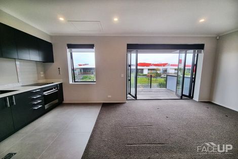 Photo of property in 4/17 Uku Lane, Hobsonville, Auckland, 0616