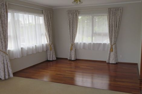 Photo of property in 10 Lexington Drive, Botany Downs, Auckland, 2010