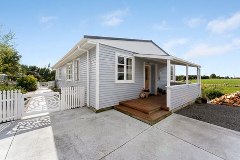 Photo of property in 42 Hastings Street, Halcombe, Feilding, 4779