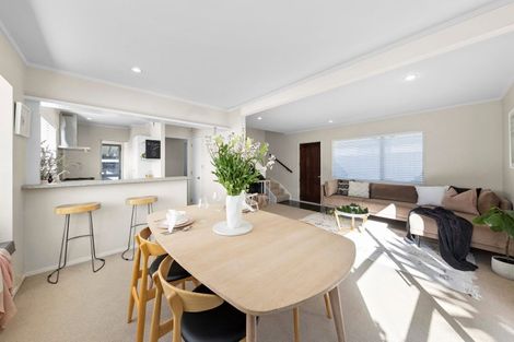 Photo of property in 2/260 Meola Road, Point Chevalier, Auckland, 1022