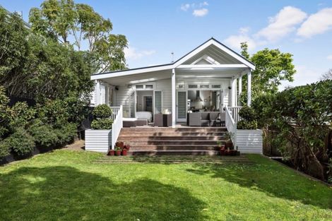 Photo of property in 5 Sentinel Road, Herne Bay, Auckland, 1011