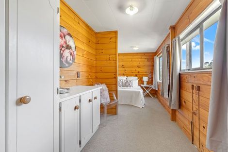 Photo of property in 33 Hindmarsh Street, Johnsonville, Wellington, 6037