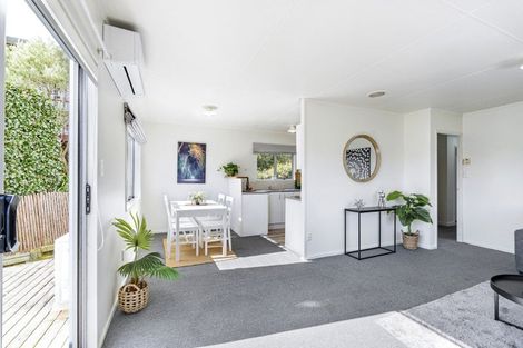 Photo of property in 5 Jensen Place, Frankleigh Park, New Plymouth, 4310