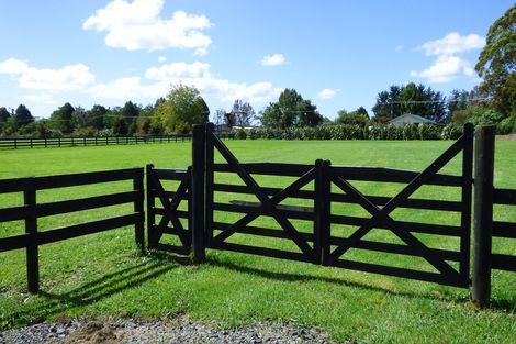 Photo of property in 2 Puriri Park Lane, Waipapa, 0230