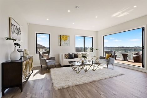 Photo of property in 7 Eric Gifford Drive, Ranui, Auckland, 0612