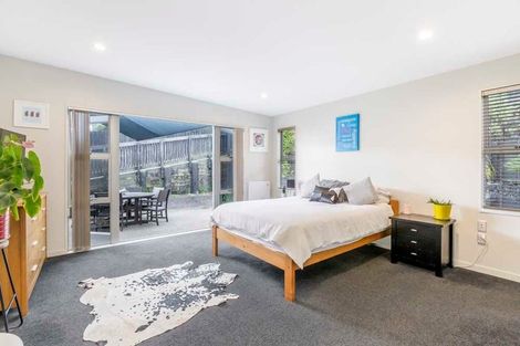 Photo of property in 24 Kittiwake Drive, Schnapper Rock, Auckland, 0632